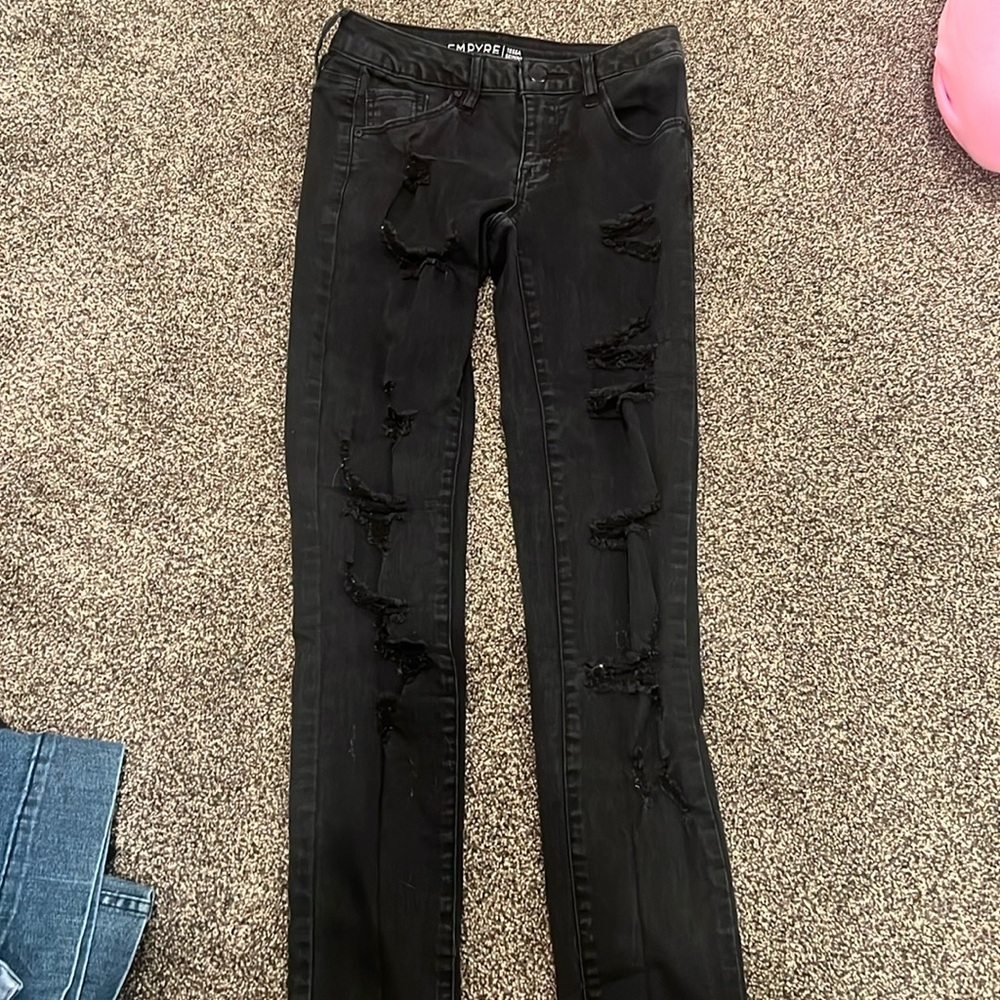 Black ripped skinny jeans